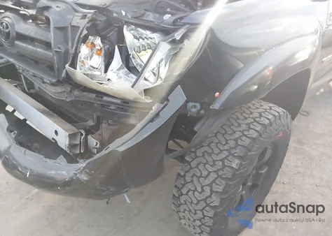 2010 Toyota Tacoma Base V6 z USA, uszkodzony, nr VIN 3TMLU4ENXAM050495